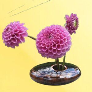 Gibby 2001 Japanese style ikebana vase with built in frog Zen artist signed